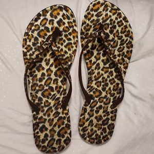 Leopard flat flip flops nwot